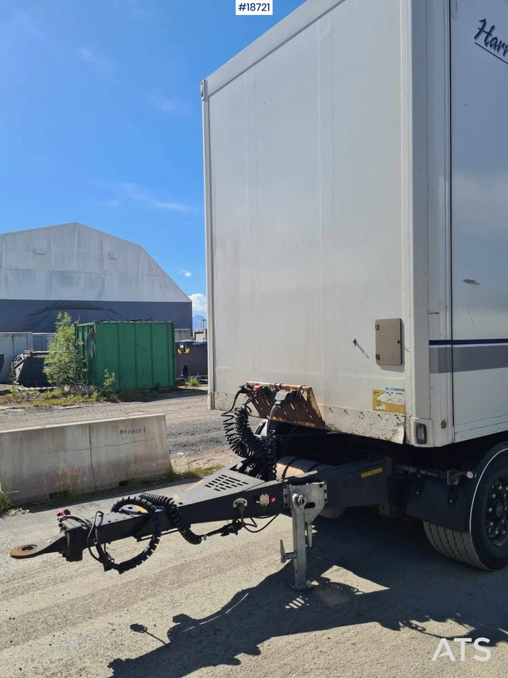 Ekeri 3-axle cabinet semitrailer w/ full side opening. - Piekabe slēgtā virsbūve: foto 4 Ekeri 3-axle cabinet semitrailer w/ full side opening. - Piekabe slēgtā virsbūve: foto 4