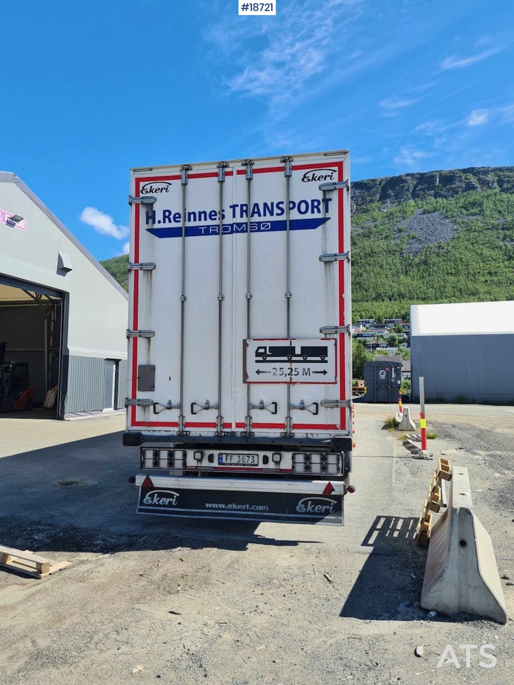 Ekeri 3-axle cabinet semitrailer w/ full side opening. - Piekabe slēgtā virsbūve: foto 3 Ekeri 3-axle cabinet semitrailer w/ full side opening. - Piekabe slēgtā virsbūve: foto 3