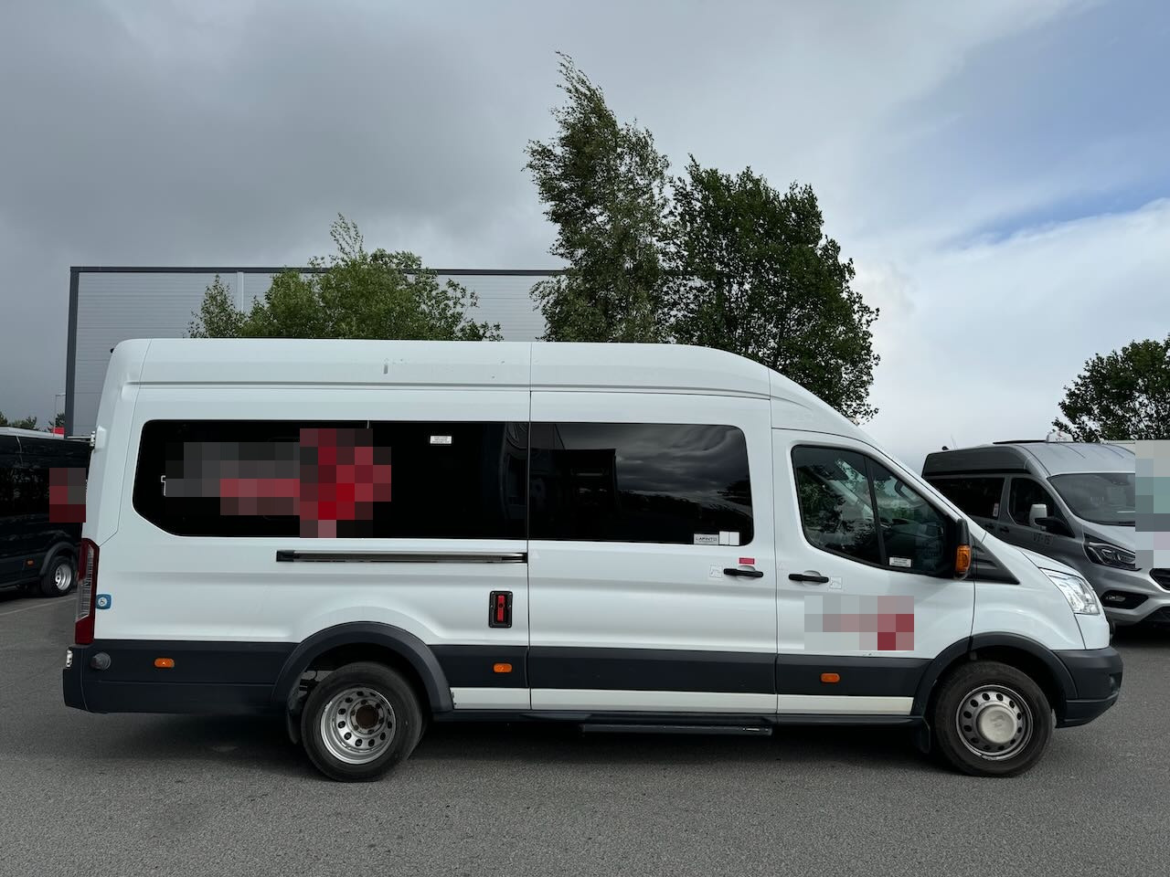 Ford Transit - Mikroautobuss, Pasažieru furgons: foto 2 Ford Transit - Mikroautobuss, Pasažieru furgons: foto 2