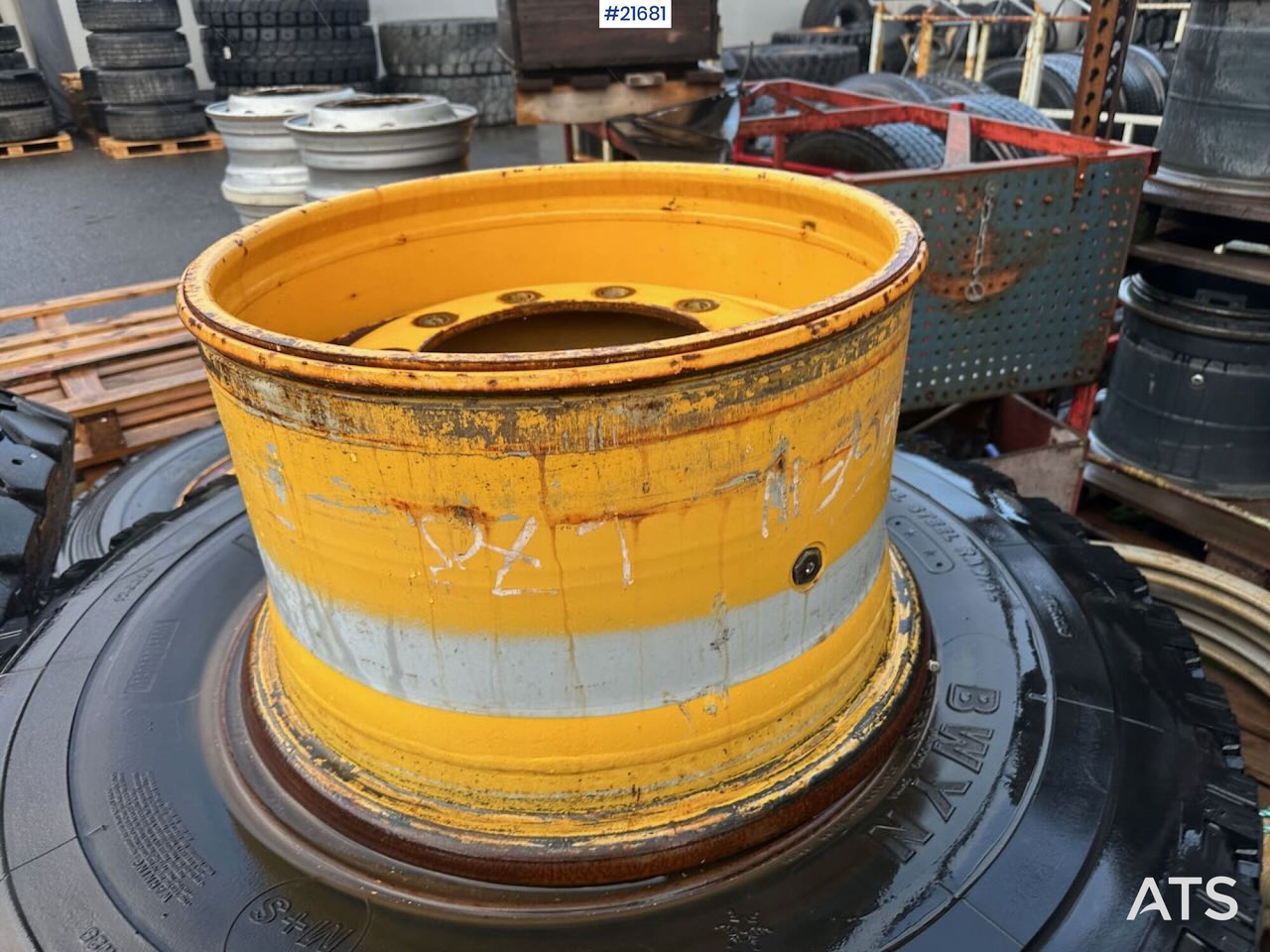 Hilo Dekkene har stått på en Volvo L60E - Riepas un diski - Celtniecības tehnika: foto 5 Hilo Dekkene har stått på en Volvo L60E - Riepas un diski - Celtniecības tehnika: foto 5