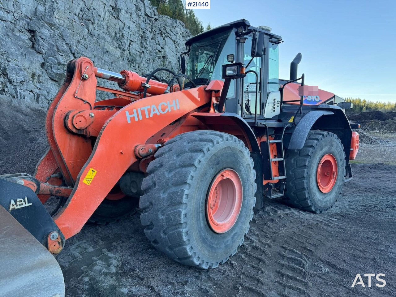 Riteņu iekrāvējs Hitachi ZW310: foto 10 Riteņu iekrāvējs Hitachi ZW310: foto 10
