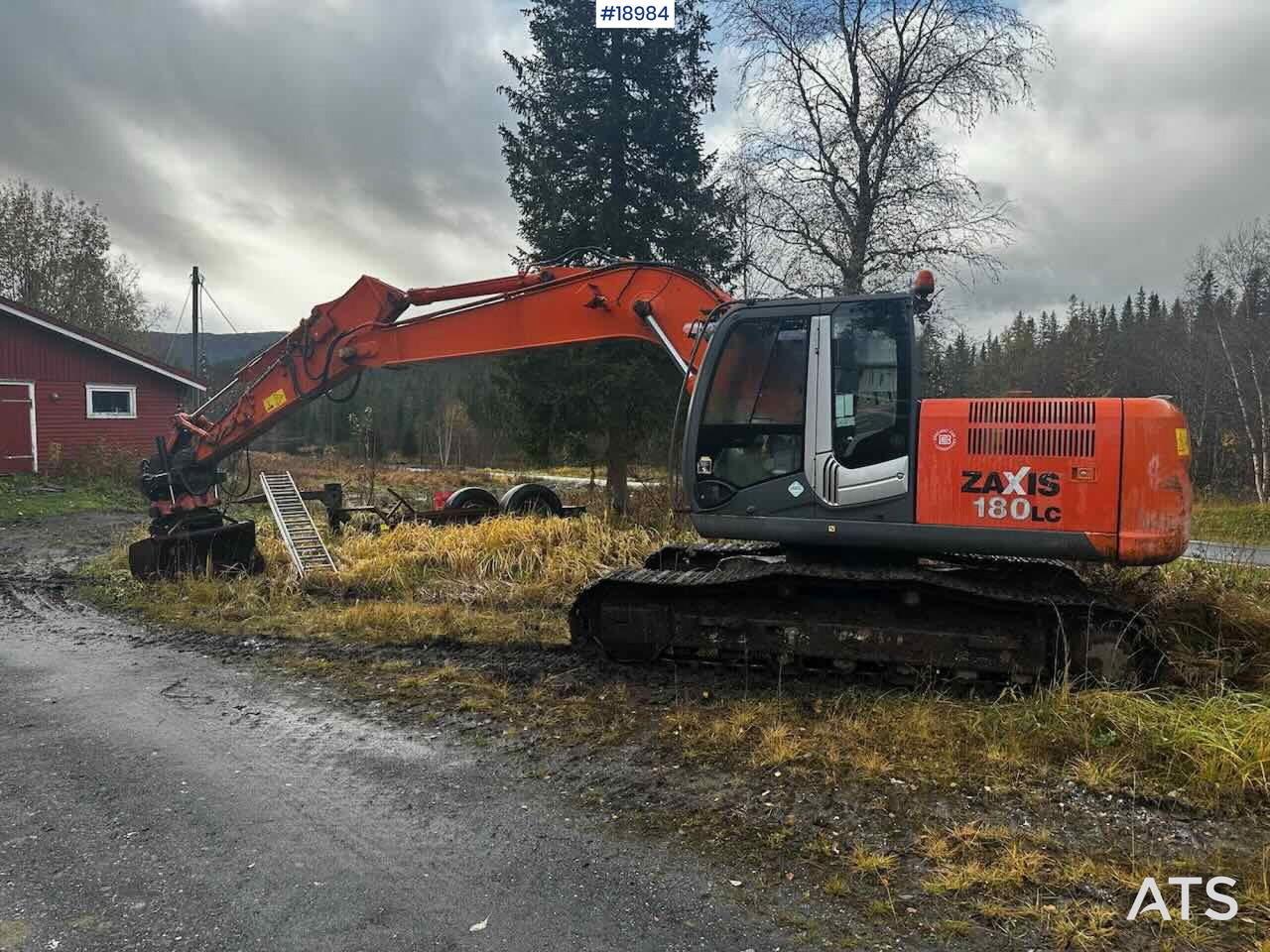 Hitachi ZX180LC-3 - Ekskavators: foto 3 Hitachi ZX180LC-3 - Ekskavators: foto 3