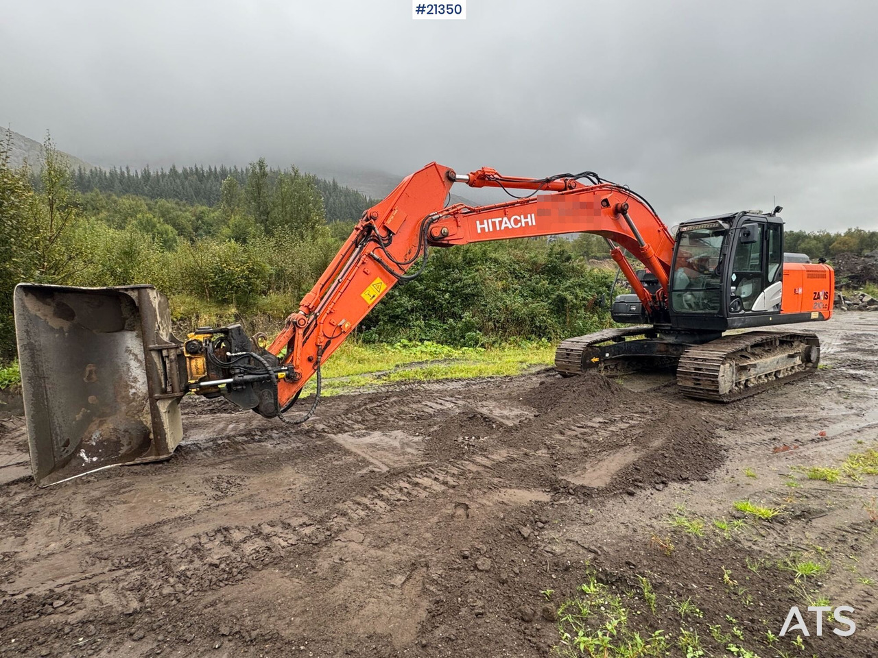 Hitachi ZX210LC - Ekskavators: foto 1 Hitachi ZX210LC - Ekskavators: foto 1