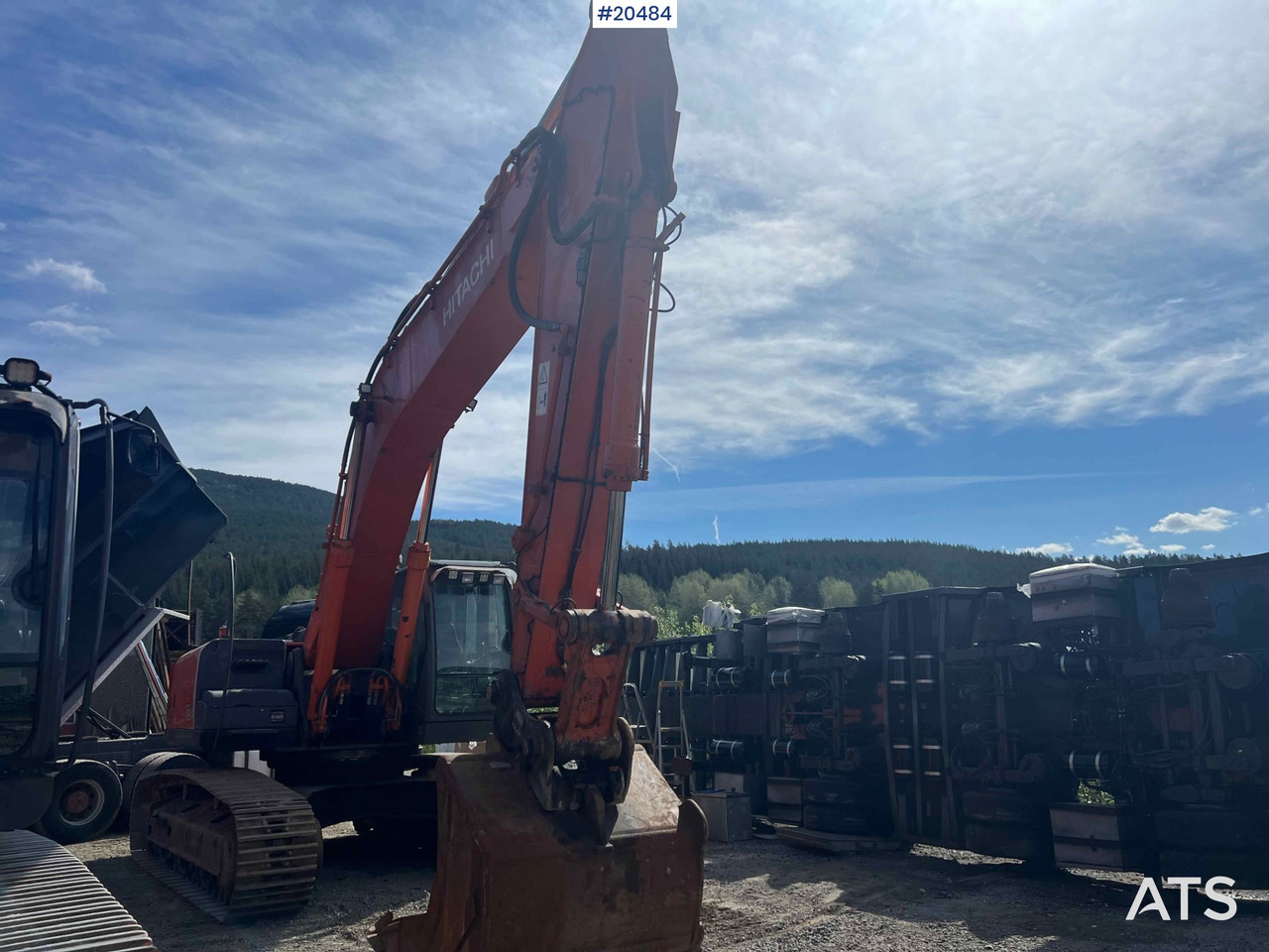 Hitachi ZX350LC-3 - Ekskavators: foto 4 Hitachi ZX350LC-3 - Ekskavators: foto 4
