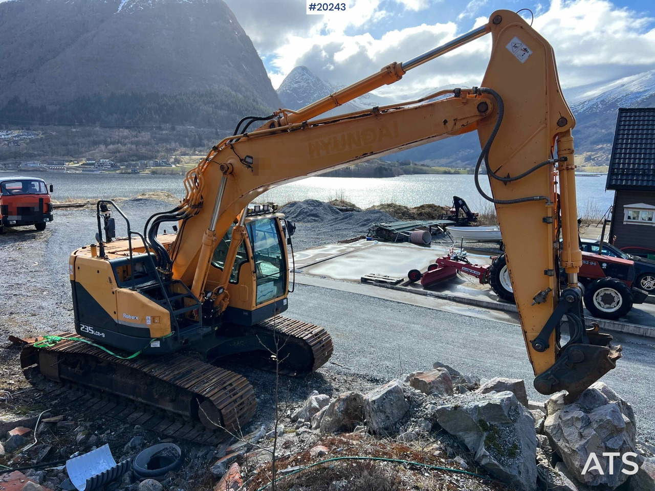 Hyundai Robex 235LCR-9 m/ Graveskuffe og gps - Ekskavators: foto 1 Hyundai Robex 235LCR-9 m/ Graveskuffe og gps - Ekskavators: foto 1