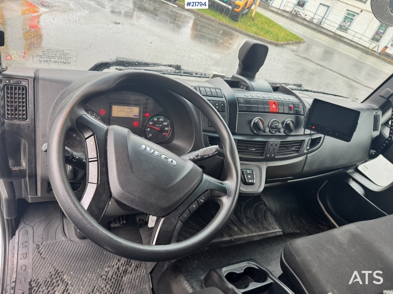 Kravas automašīna ar slēgto virsbūvi Iveco 75E-210: foto 31 Kravas automašīna ar slēgto virsbūvi Iveco 75E-210: foto 31