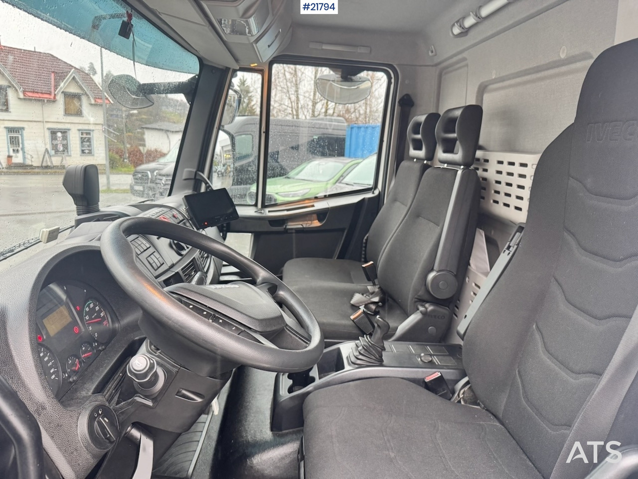 Kravas automašīna ar slēgto virsbūvi Iveco 75E-210: foto 30 Kravas automašīna ar slēgto virsbūvi Iveco 75E-210: foto 30