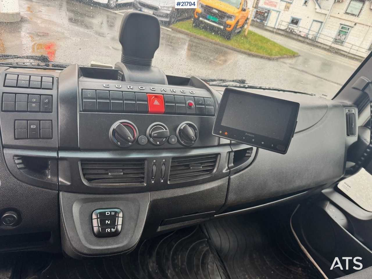 Kravas automašīna ar slēgto virsbūvi Iveco 75E-210: foto 32 Kravas automašīna ar slēgto virsbūvi Iveco 75E-210: foto 32