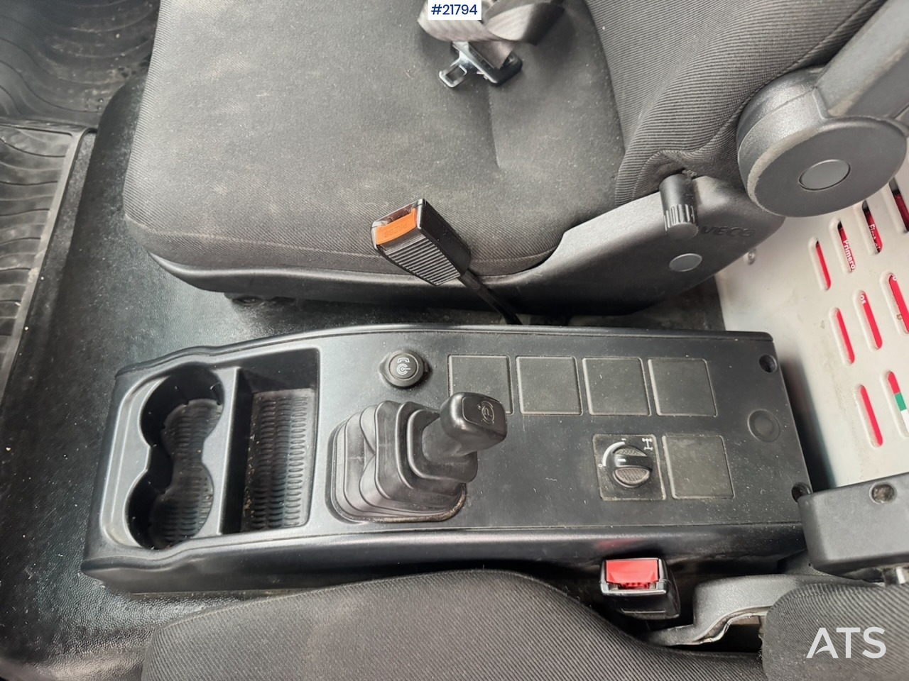 Kravas automašīna ar slēgto virsbūvi Iveco 75E-210: foto 33 Kravas automašīna ar slēgto virsbūvi Iveco 75E-210: foto 33