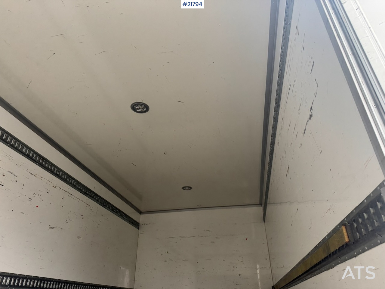 Kravas automašīna ar slēgto virsbūvi Iveco 75E-210: foto 27 Kravas automašīna ar slēgto virsbūvi Iveco 75E-210: foto 27