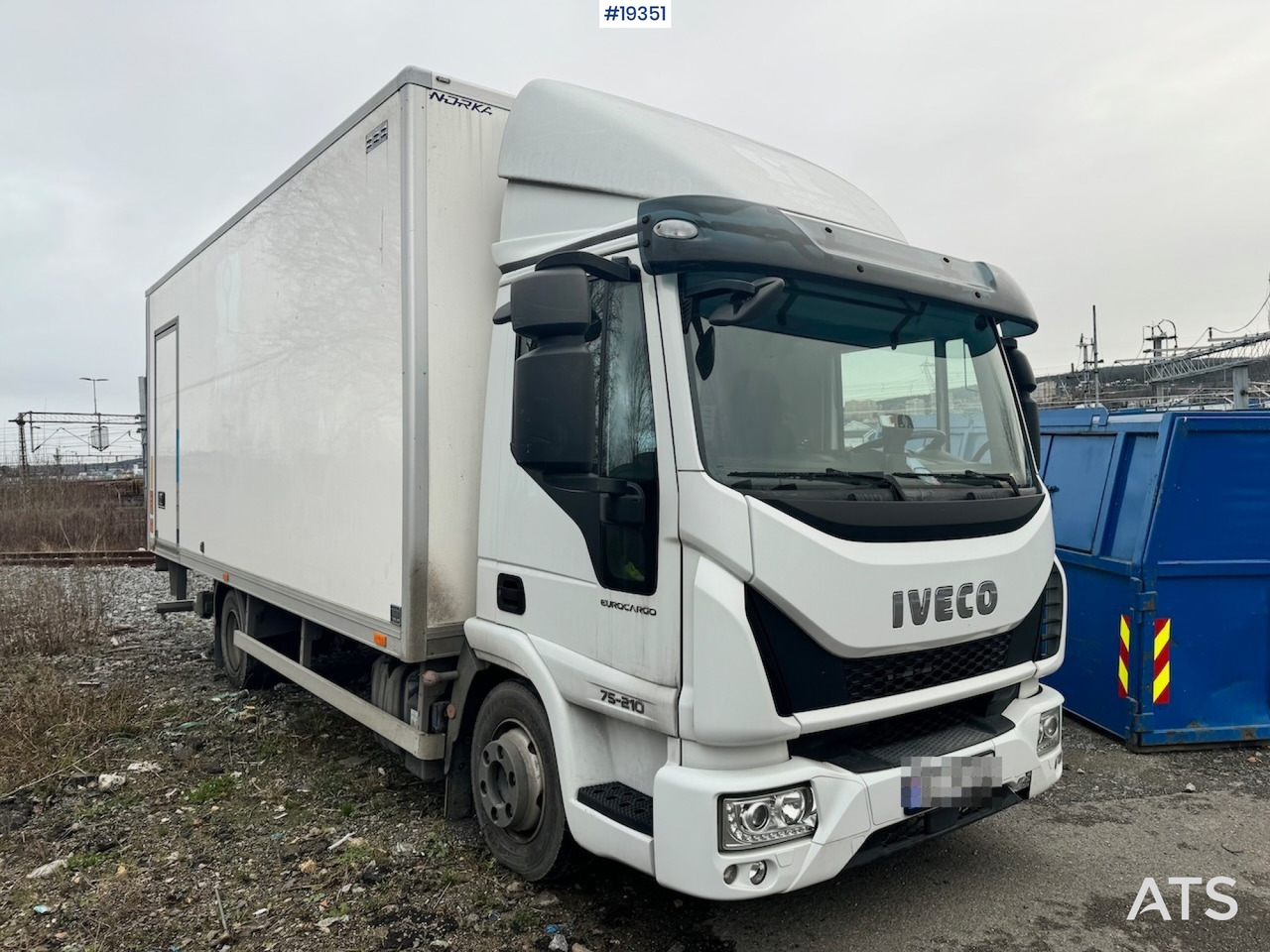 Iveco 75E - Kravas automašīna ar slēgto virsbūvi: foto 1 Iveco 75E - Kravas automašīna ar slēgto virsbūvi: foto 1