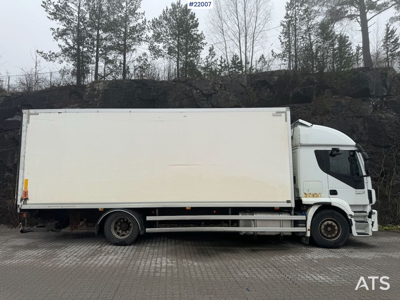Iveco Stralis - Kravas automašīna ar slēgto virsbūvi: foto 3 Iveco Stralis - Kravas automašīna ar slēgto virsbūvi: foto 3