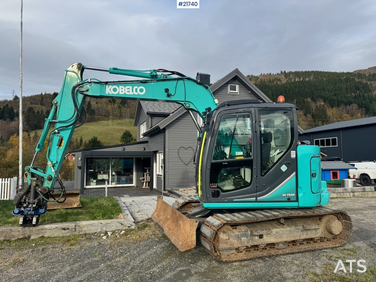 Kobelco 2018 Kobelco SK75SR-3E m/ Rototilt, 2 skuffer og Klype. 1850 timer! - Kāpurķēžu ekskavators: foto 3 Kobelco 2018 Kobelco SK75SR-3E m/ Rototilt, 2 skuffer og Klype. 1850 timer! - Kāpurķēžu ekskavators: foto 3