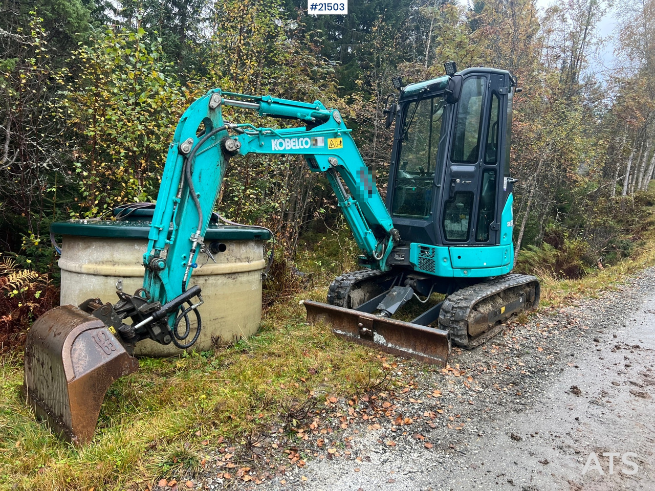 Kobelco Sk25SR-6E Gravemaskin m/ pusseskuffe,graveskuffe og tilt - Mini-ekskavators: foto 1 Kobelco Sk25SR-6E Gravemaskin m/ pusseskuffe,graveskuffe og tilt - Mini-ekskavators: foto 1
