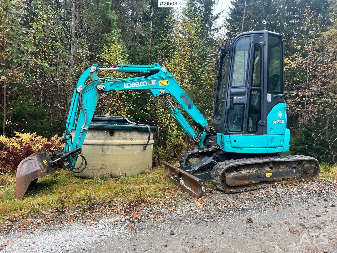 Kobelco Sk25SR-6E Gravemaskin m/ pusseskuffe,graveskuffe og tilt - Mini-ekskavators: foto 5 Kobelco Sk25SR-6E Gravemaskin m/ pusseskuffe,graveskuffe og tilt - Mini-ekskavators: foto 5
