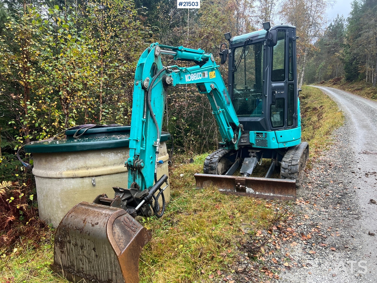 Kobelco Sk25SR-6E Gravemaskin m/ pusseskuffe,graveskuffe og tilt - Mini-ekskavators: foto 4 Kobelco Sk25SR-6E Gravemaskin m/ pusseskuffe,graveskuffe og tilt - Mini-ekskavators: foto 4