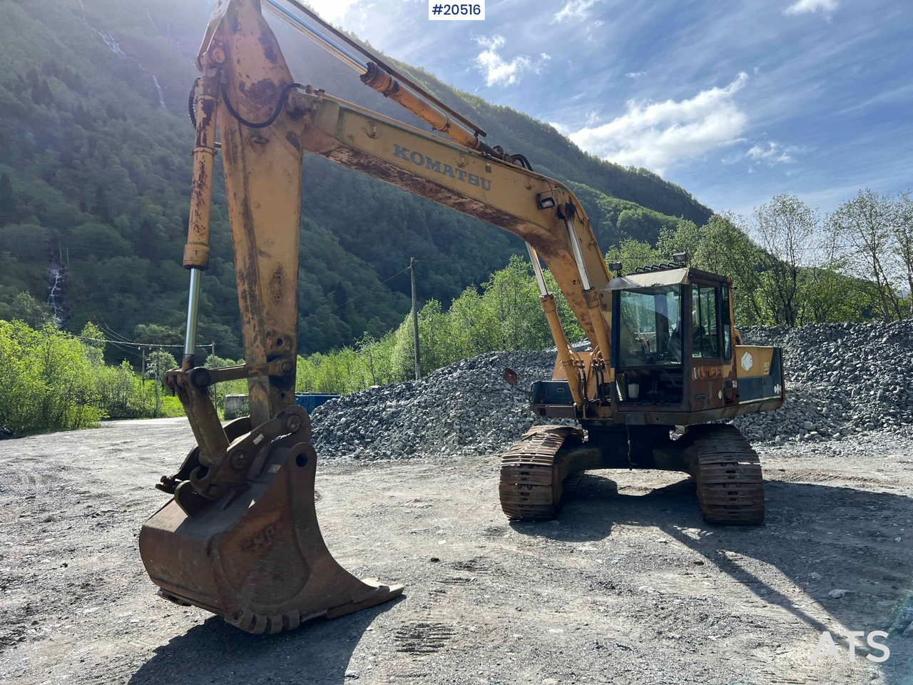 Komatsu PC200-3 - Ekskavators: foto 4 Komatsu PC200-3 - Ekskavators: foto 4