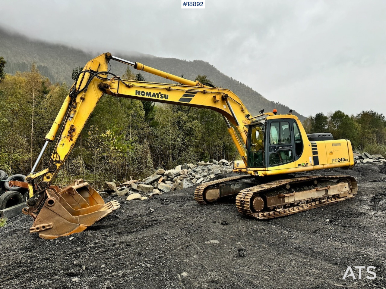 Komatsu PC240LC-6K - Ekskavators: foto 2 Komatsu PC240LC-6K - Ekskavators: foto 2