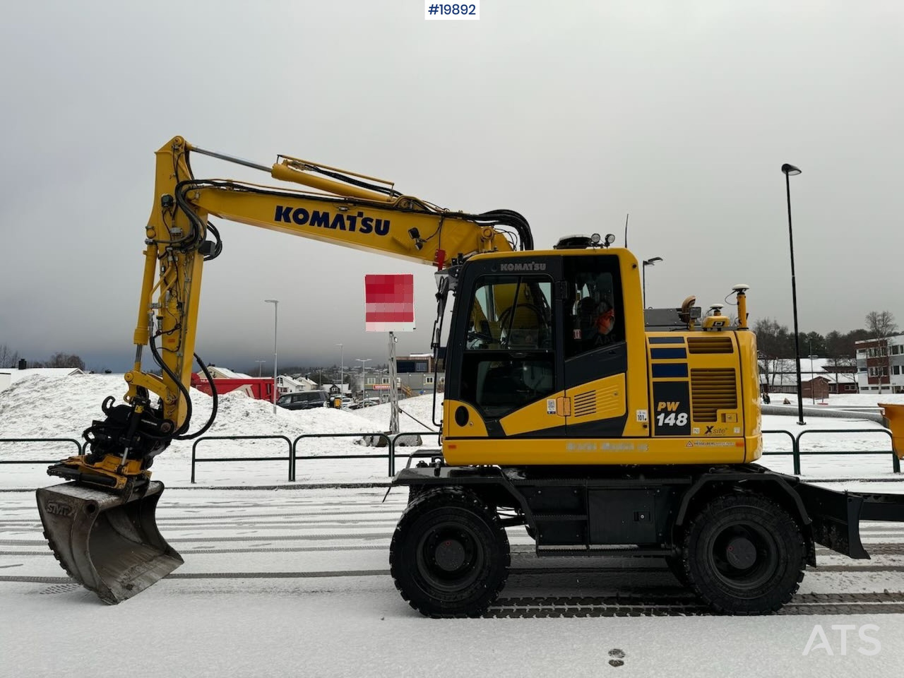 Komatsu PW148-11 - Riteņu ekskavators: foto 2 Komatsu PW148-11 - Riteņu ekskavators: foto 2