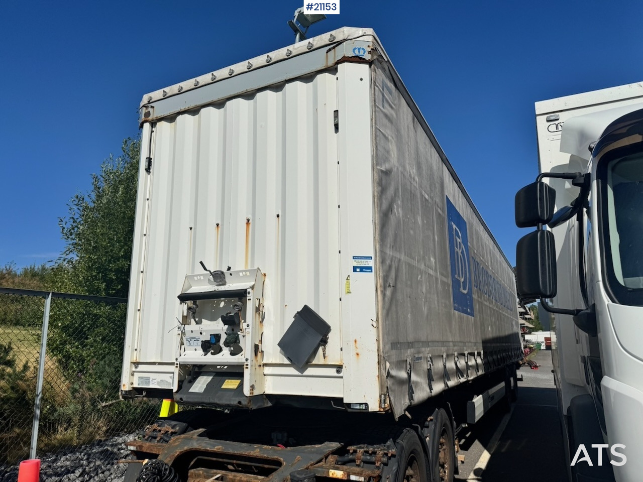 Krone citysemi - Piekabe ar tentu: foto 1 Krone citysemi - Piekabe ar tentu: foto 1