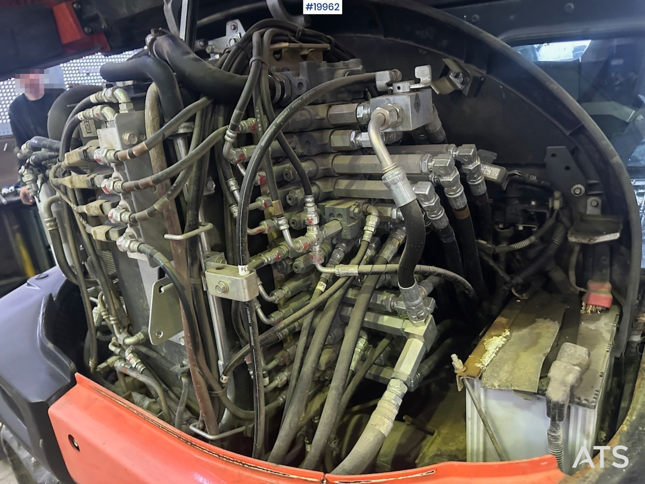 Ekskavators Kubota KX057-4: foto 23