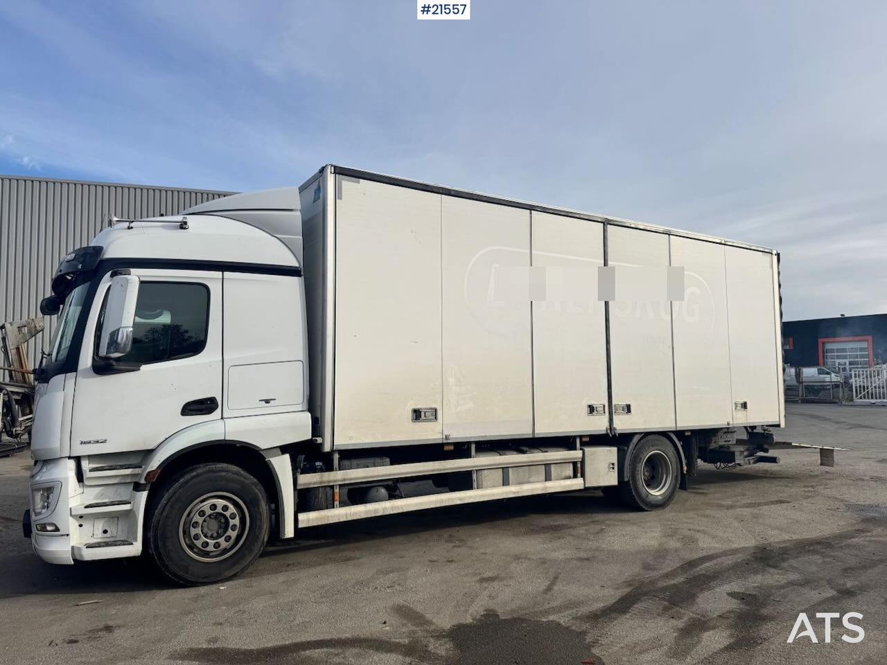 Mercedes Actros 1832 - Kravas automašīna ar slēgto virsbūvi: foto 3 Mercedes Actros 1832 - Kravas automašīna ar slēgto virsbūvi: foto 3