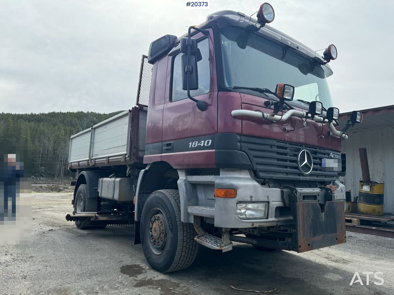 Mercedes Actros 1840 - Kravas automašīna pašizgāzējs: foto 1 Mercedes Actros 1840 - Kravas automašīna pašizgāzējs: foto 1