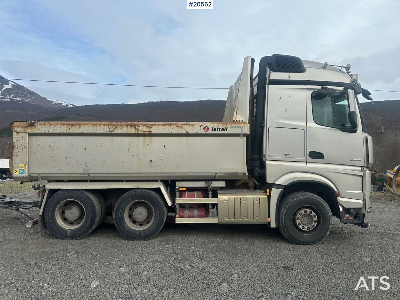 Mercedes Arocs 2658 - Kravas automašīna pašizgāzējs: foto 3 Mercedes Arocs 2658 - Kravas automašīna pašizgāzējs: foto 3