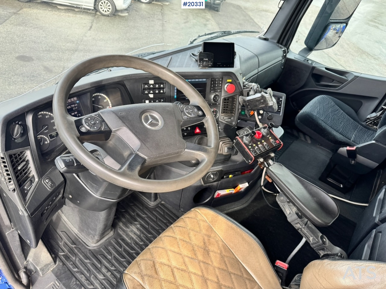 Kravas automašīna pašizgāzējs Mercedes Arocs 2663: foto 31