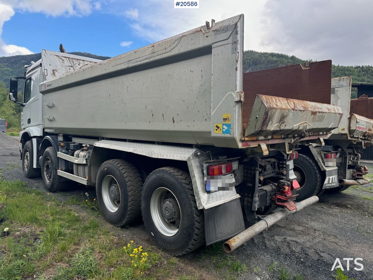 Mercedes Arocs 3258 - Kravas automašīna pašizgāzējs: foto 4 Mercedes Arocs 3258 - Kravas automašīna pašizgāzējs: foto 4