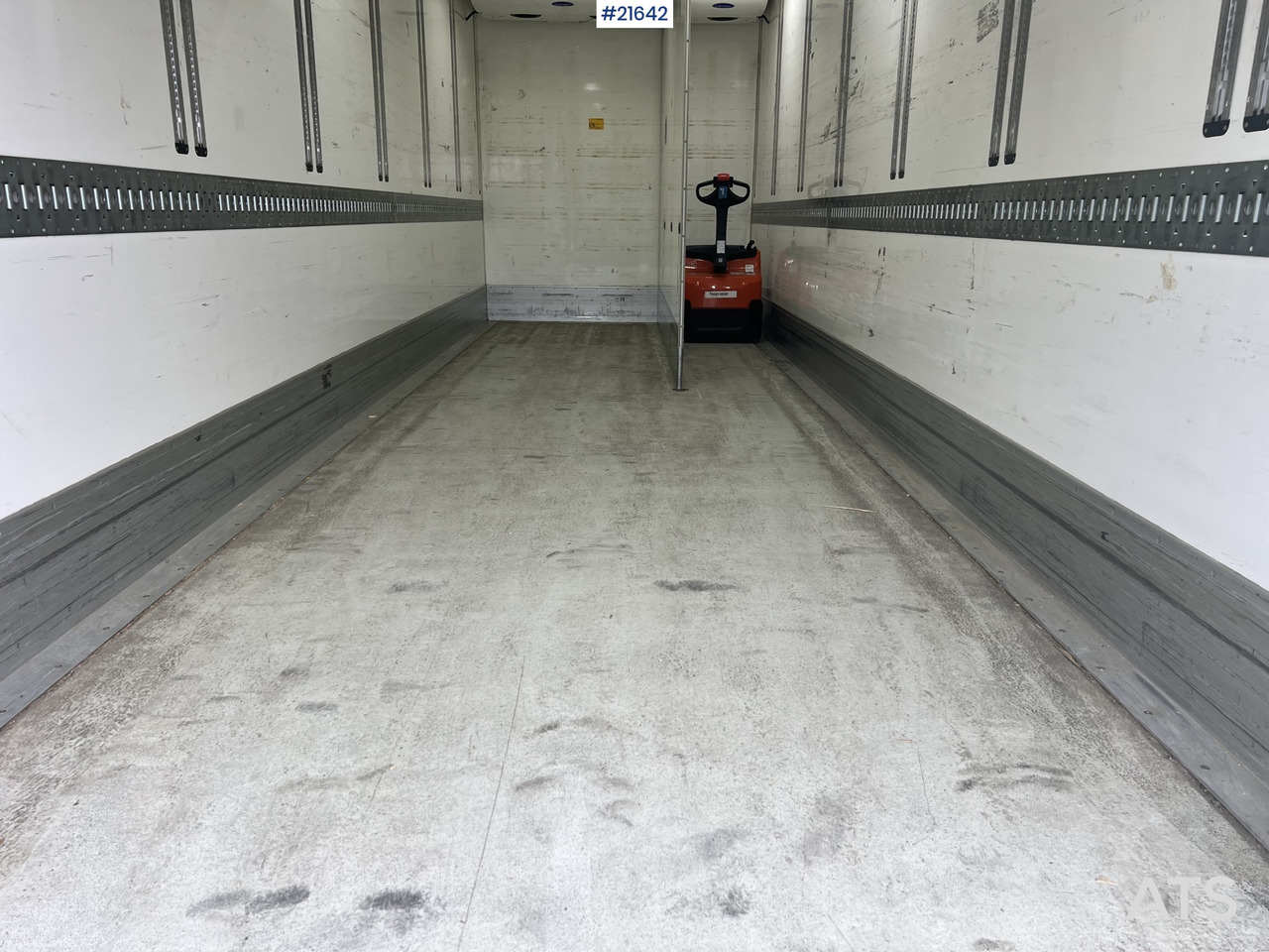 Kravas automašīna ar slēgto virsbūvi Mercedes-Benz Actrox 6x2 skapbil m/ kjøl/frys aggregat: foto 21 Kravas automašīna ar slēgto virsbūvi Mercedes-Benz Actrox 6x2 skapbil m/ kjøl/frys aggregat: foto 21