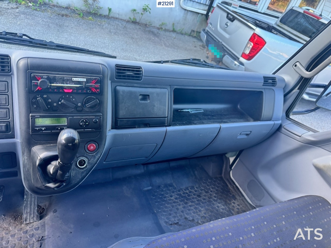 Bortu kravas automašīna/ Platforma Mitsubishi Fuso Canter: foto 35 Bortu kravas automašīna/ Platforma Mitsubishi Fuso Canter: foto 35