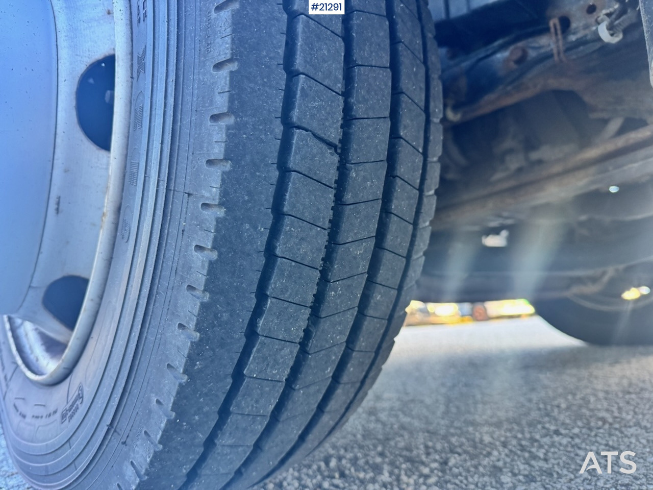 Bortu kravas automašīna/ Platforma Mitsubishi Fuso Canter: foto 12 Bortu kravas automašīna/ Platforma Mitsubishi Fuso Canter: foto 12