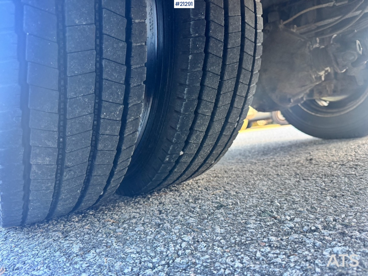 Bortu kravas automašīna/ Platforma Mitsubishi Fuso Canter: foto 17 Bortu kravas automašīna/ Platforma Mitsubishi Fuso Canter: foto 17