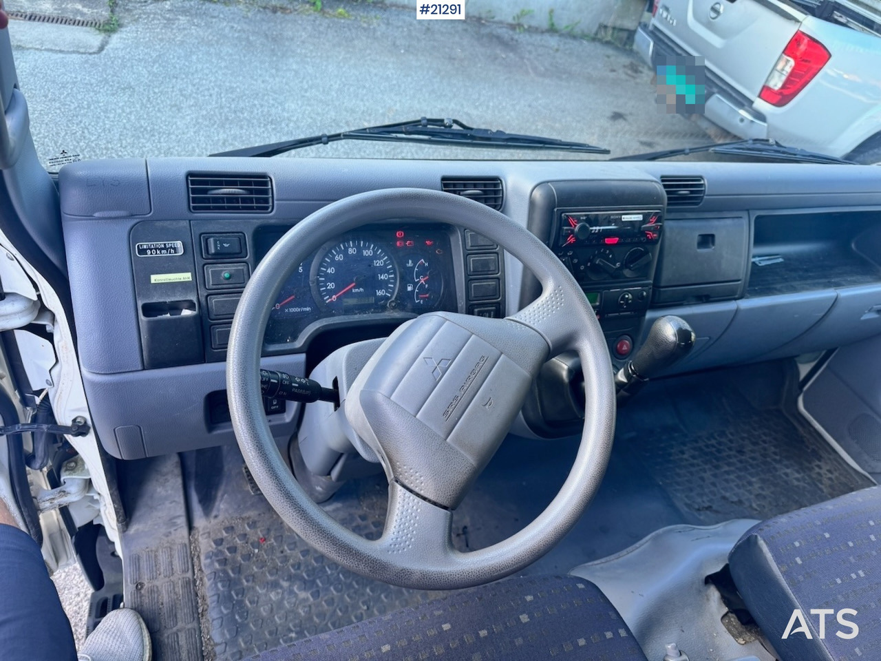 Bortu kravas automašīna/ Platforma Mitsubishi Fuso Canter: foto 34 Bortu kravas automašīna/ Platforma Mitsubishi Fuso Canter: foto 34