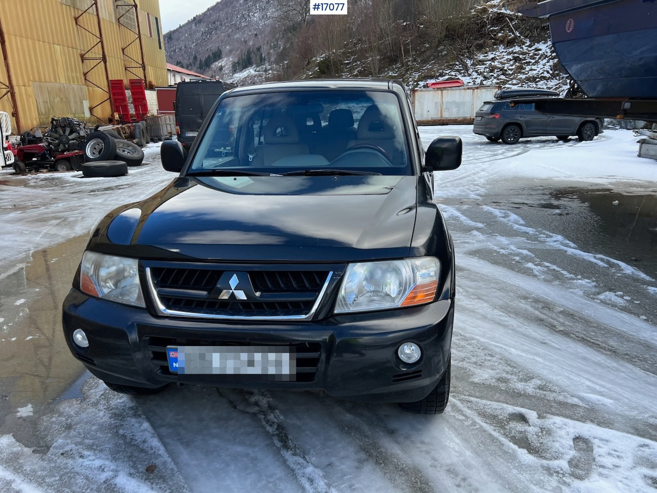 Vieglā automašīna Mitsubishi Pajero: foto 1
