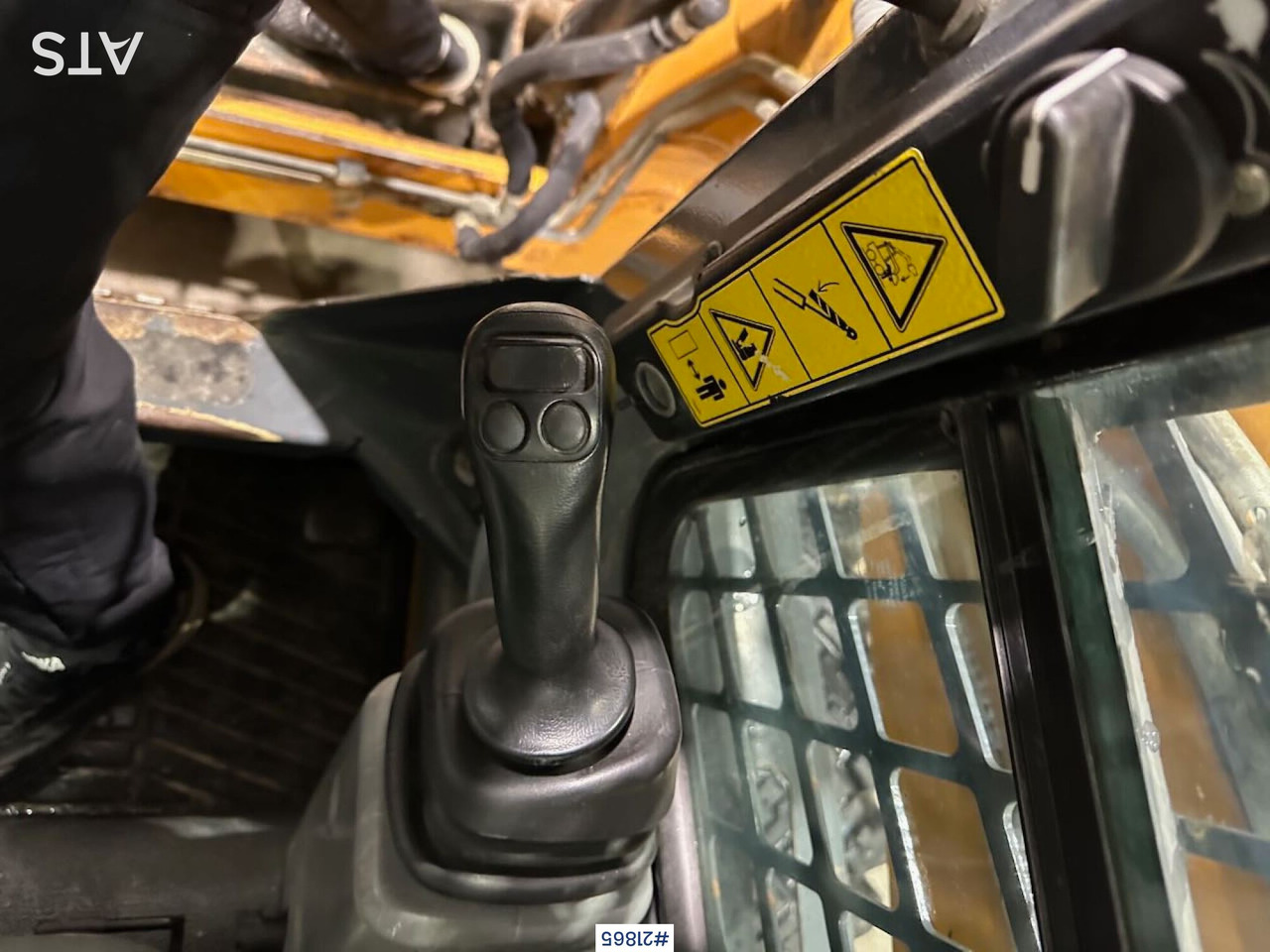 Kompaktiekrāvējs Mustang 220R kompaktlaster m/planeringskuffe og pallegafler: foto 15