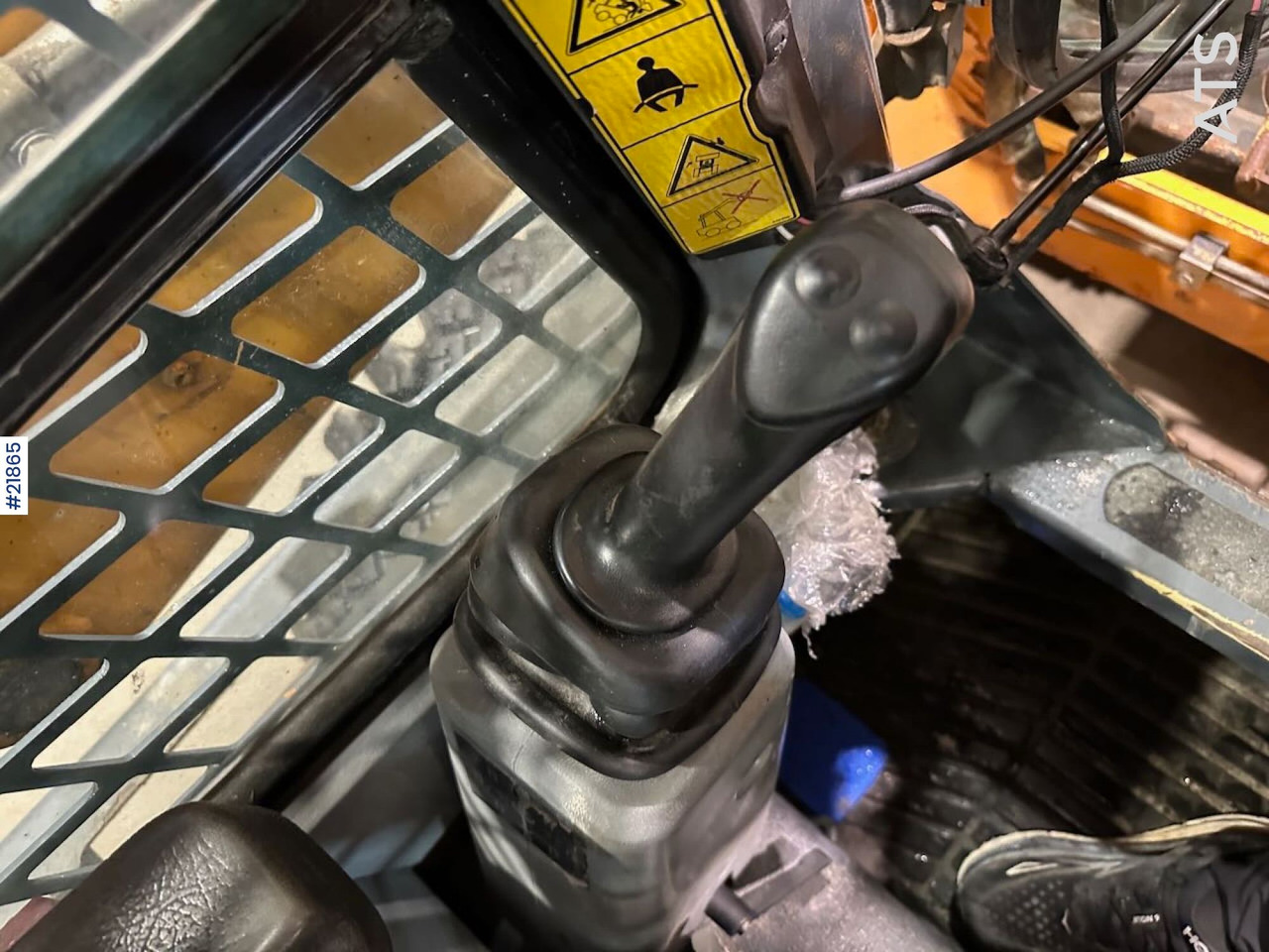 Kompaktiekrāvējs Mustang 220R kompaktlaster m/planeringskuffe og pallegafler: foto 23