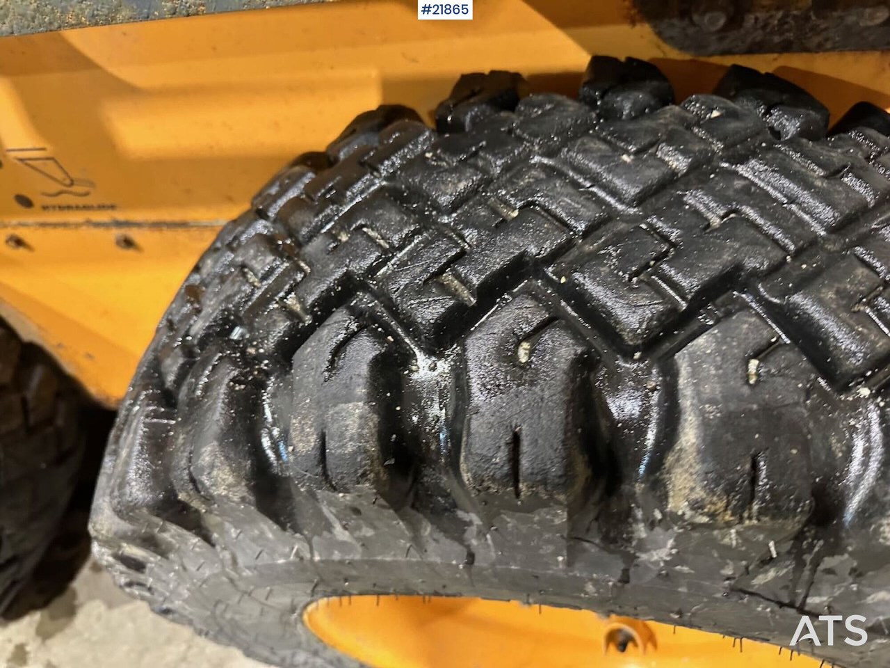 Kompaktiekrāvējs Mustang 220R kompaktlaster m/planeringskuffe og pallegafler: foto 11