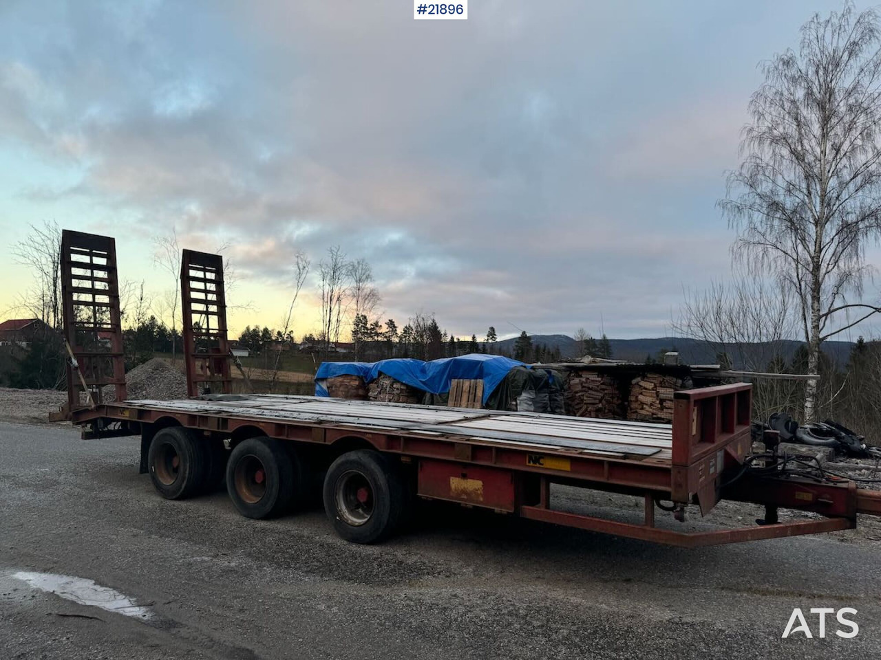 NC BT-24 3-akslet maskinkjerre - Piekabe zema profila platforma: foto 3 NC BT-24 3-akslet maskinkjerre - Piekabe zema profila platforma: foto 3