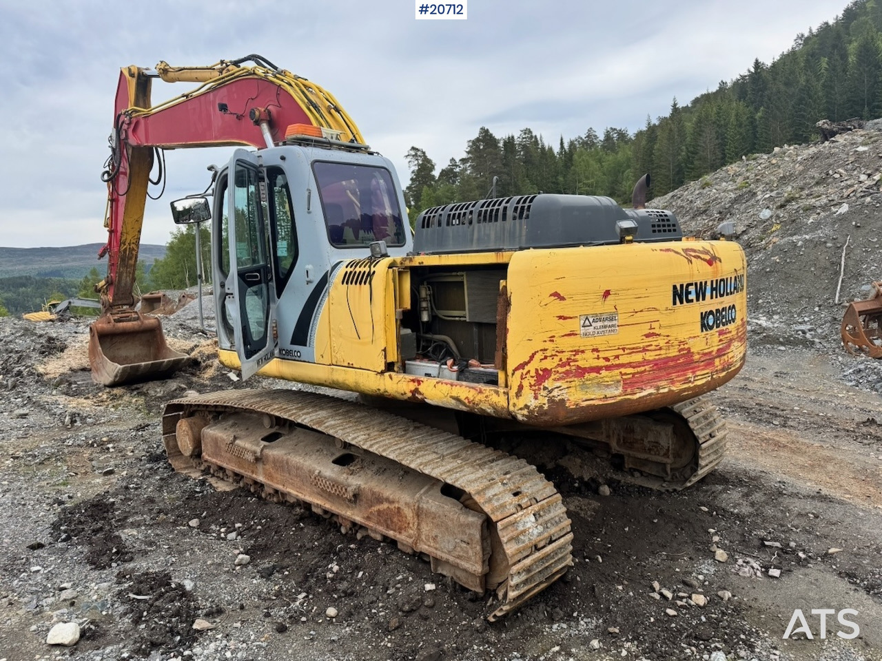 New Holland kobelco E305B - Ekskavators: foto 3 New Holland kobelco E305B - Ekskavators: foto 3