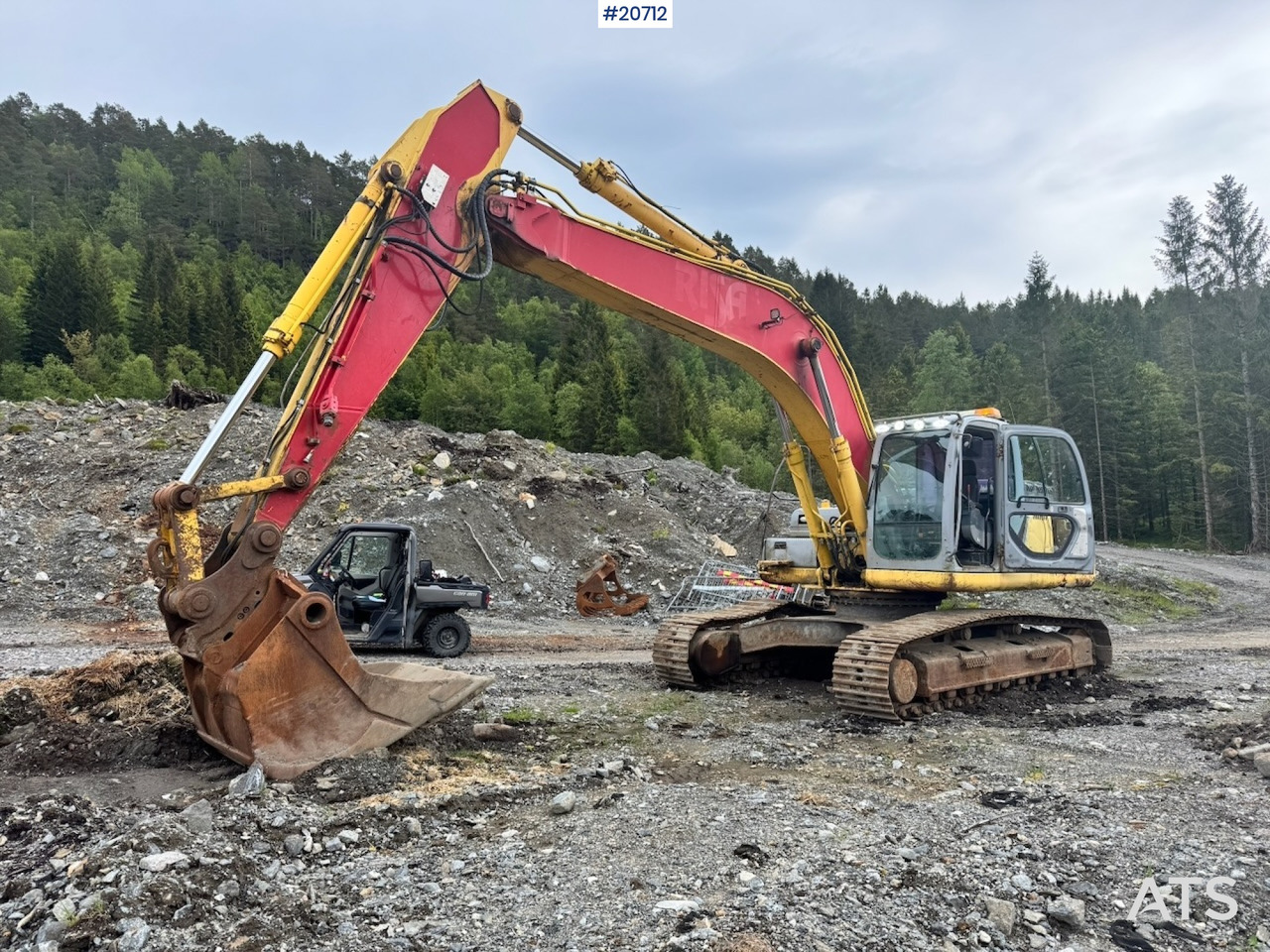 New Holland kobelco E305B - Ekskavators: foto 1 New Holland kobelco E305B - Ekskavators: foto 1
