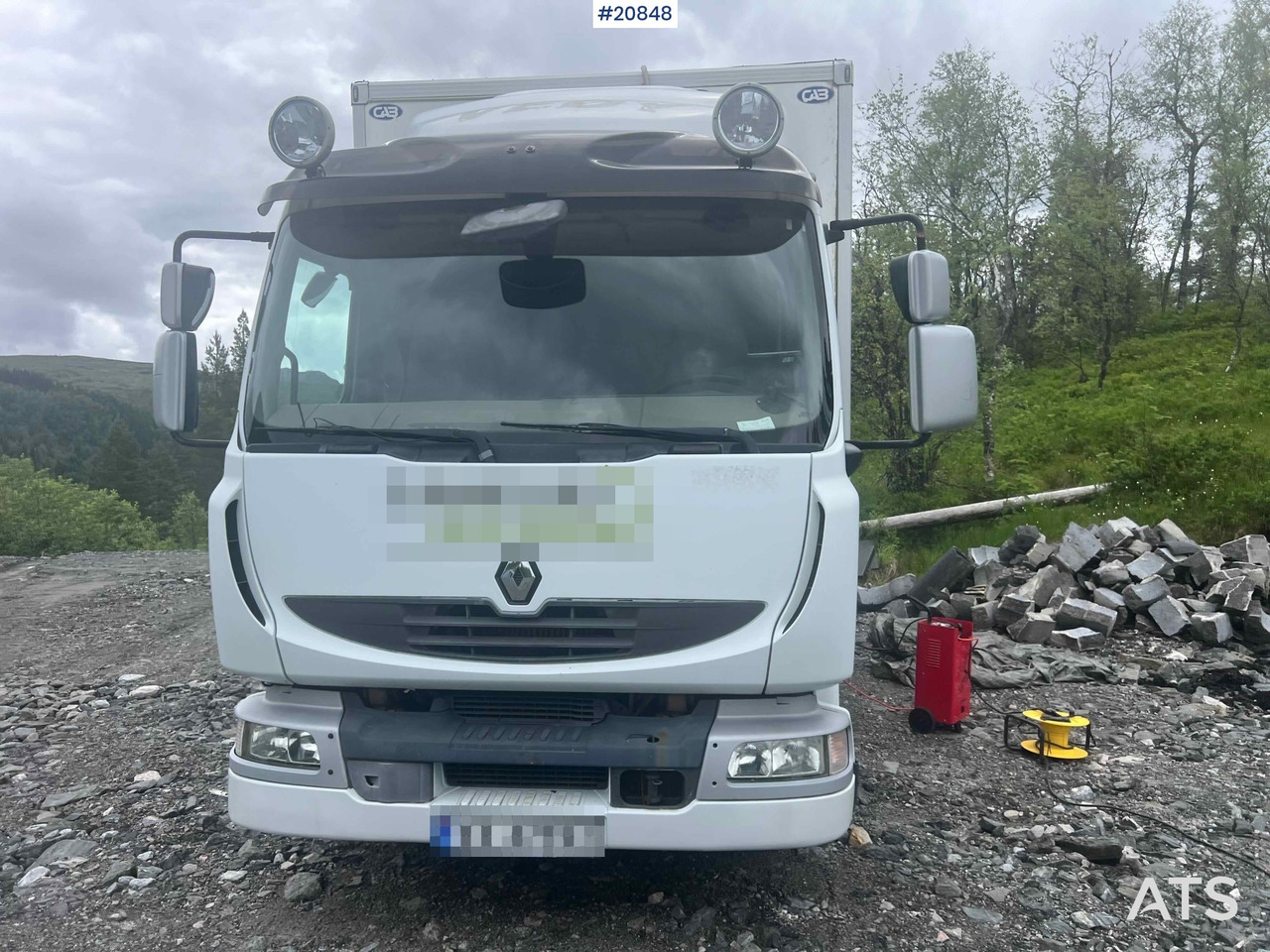 Renault midlum - Kravas automašīna ar slēgto virsbūvi: foto 3 Renault midlum - Kravas automašīna ar slēgto virsbūvi: foto 3