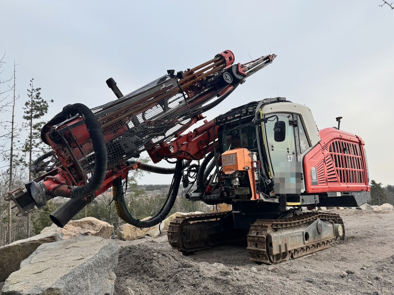 Sandvik DX800i - Urbšanas mašīna: foto 2 Sandvik DX800i - Urbšanas mašīna: foto 2