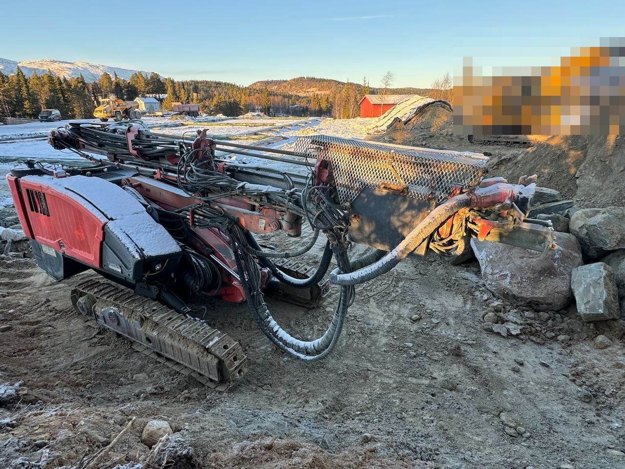 Sandvik Dino DC400RI - Urbšanas mašīna: foto 4 Sandvik Dino DC400RI - Urbšanas mašīna: foto 4