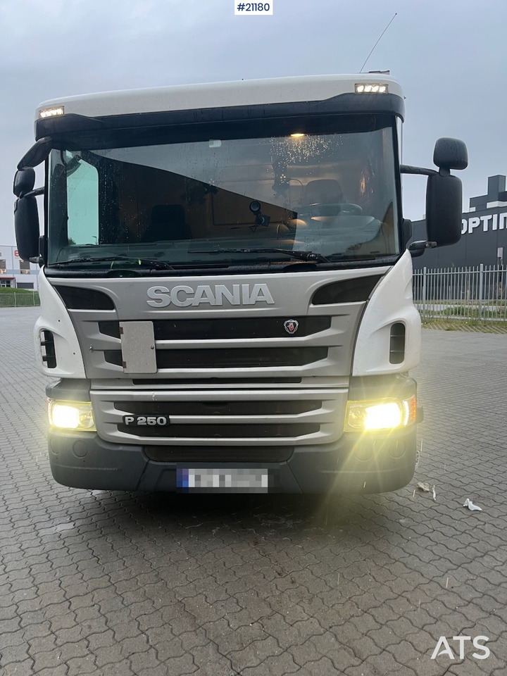 Scania P250 - Kravas automašīna ar slēgto virsbūvi: foto 1 Scania P250 - Kravas automašīna ar slēgto virsbūvi: foto 1