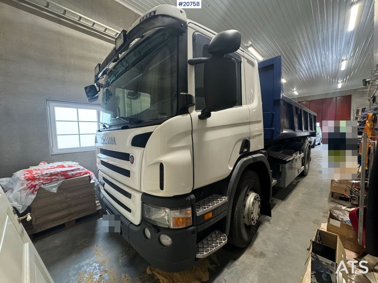 Scania P310 - Pacēlājs ar āķi: foto 1 Scania P310 - Pacēlājs ar āķi: foto 1