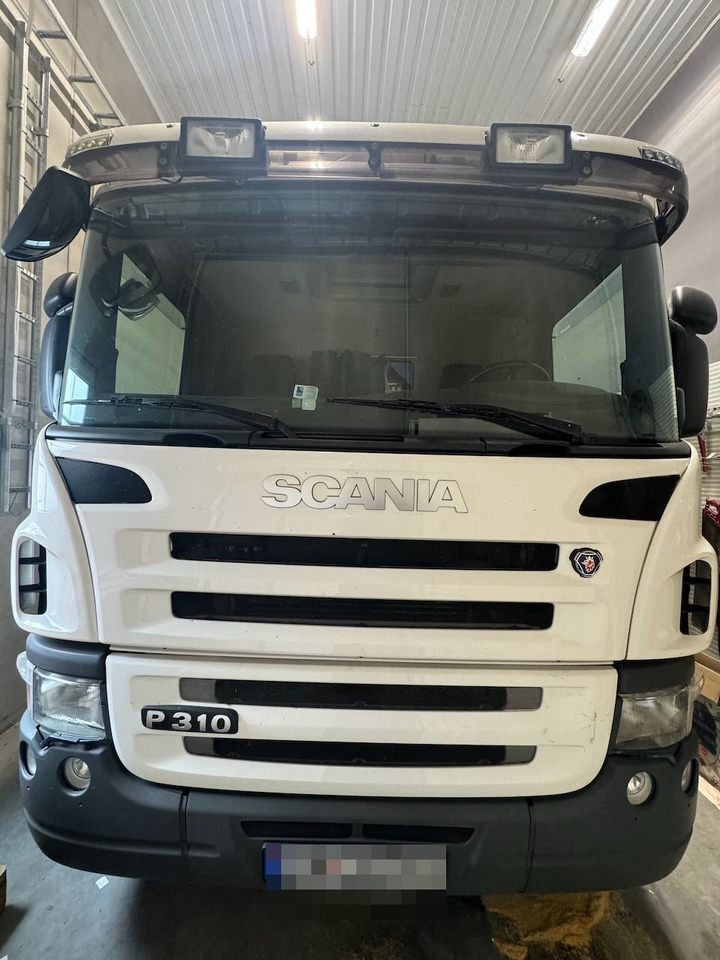 Scania P310 - Pacēlājs ar āķi: foto 3 Scania P310 - Pacēlājs ar āķi: foto 3
