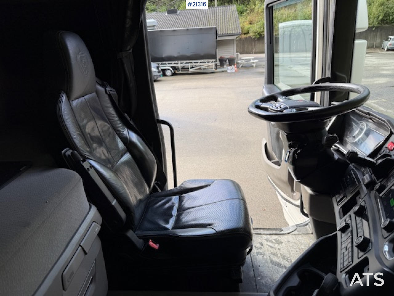 Scania R520 - Kravas automašīna ar slēgto virsbūvi: foto 5 Scania R520 - Kravas automašīna ar slēgto virsbūvi: foto 5