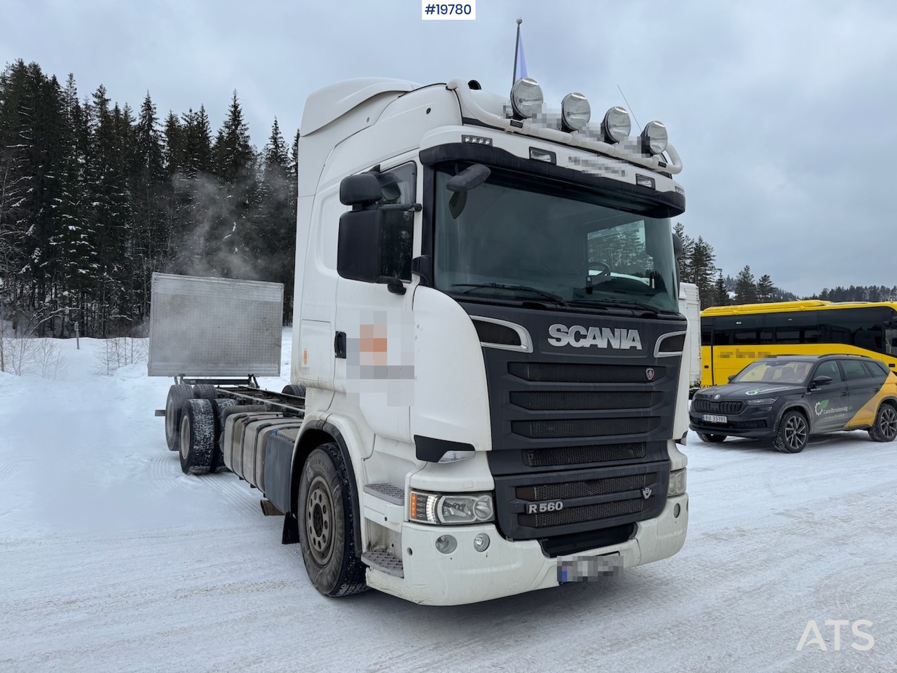 Scania R560 - Kravas automašīna ar slēgto virsbūvi: foto 1 Scania R560 - Kravas automašīna ar slēgto virsbūvi: foto 1